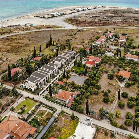 Serene Seafront Villas Néa Iráklia Exterior foto