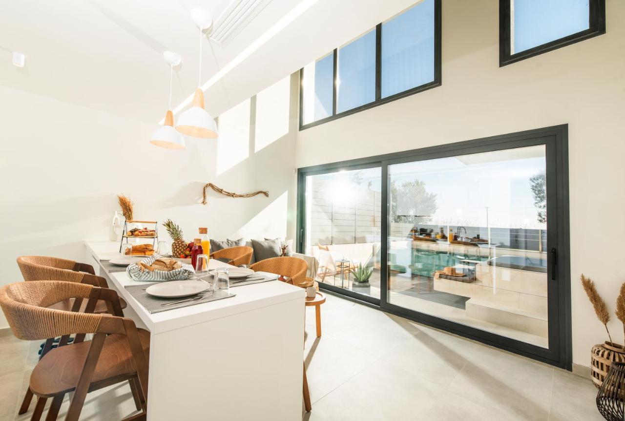 Serene Seafront Villas Néa Iráklia Exterior foto